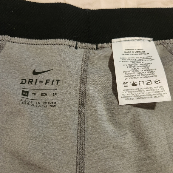 Nike Women's Dri Fit shorts - Picture 2 of 2